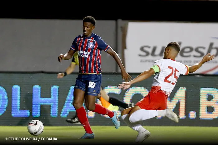 Borel em ação com a camisa do Esquadrão no Campeonato Baiano