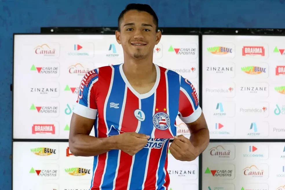 Lucas Araújo atuou em 24 oportunidades no Esquadrão