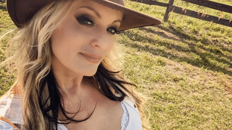 Stormy Daniels acusa o ex-presidente dos EUA, Donald Trump, de ter pago US$ 130 mil para ocultar um caso extra-conjugal