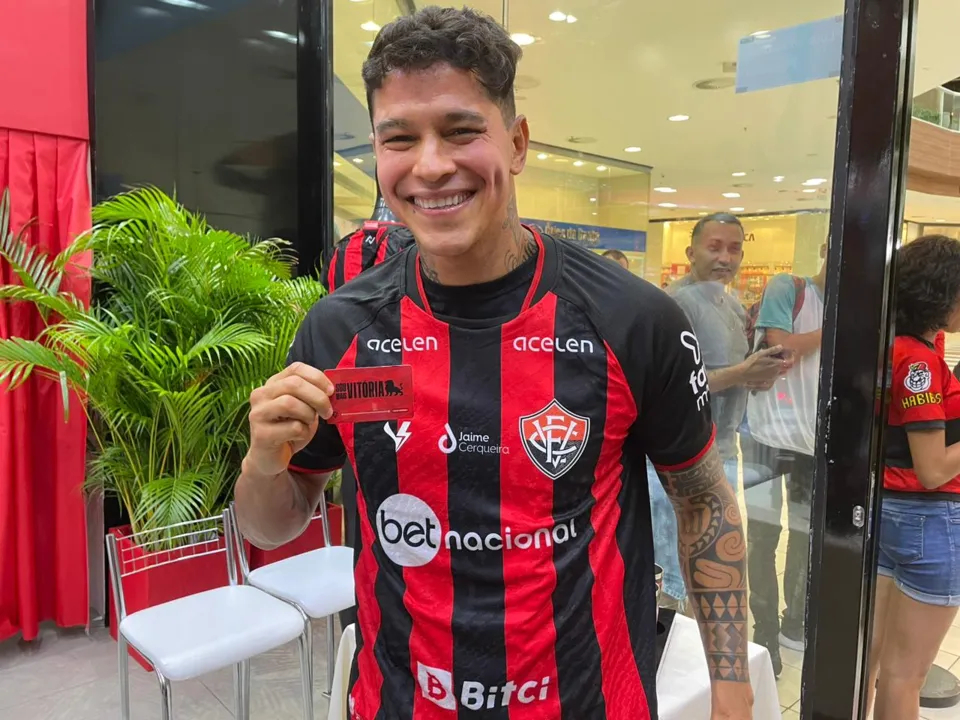 O camisa 10 rubro-negro está motivado para estrear