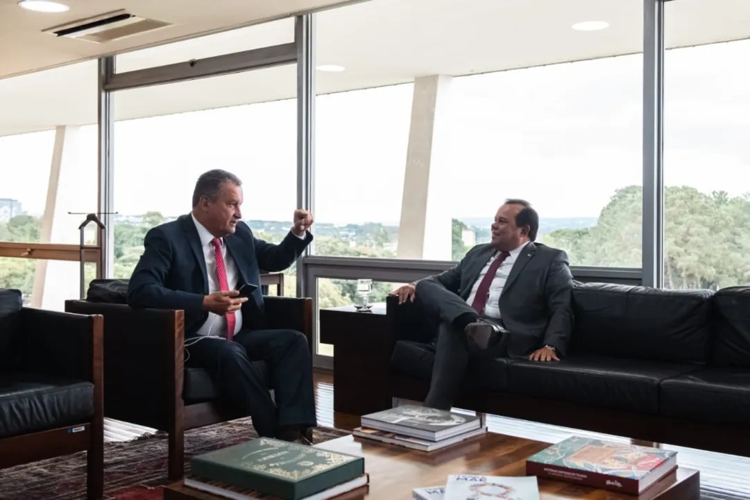 Reunião entre o ministro-chefe da Casa Civil, Rui Costa (PT), e o governador em exercício da Bahia, Geraldo Júnior (MDB)