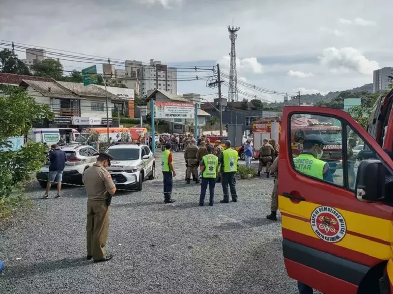 Após ataque, agressor saiu da unidade de ensino, se dirigiu a um quartel policial e se entregou