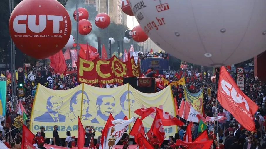 Imposto sindical foi suspenso com a reforma trabalhista no governo Temer