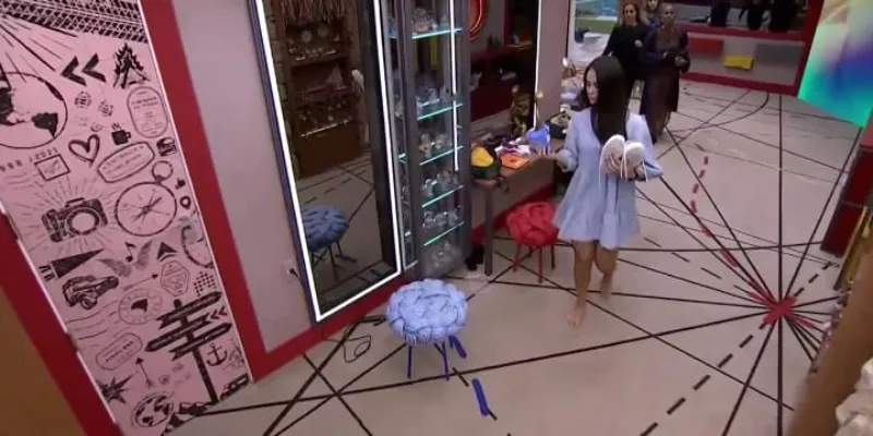 Larissa Santos dividiu opiniões nas redes sociais ao ser flagrada pela câmera do BBB