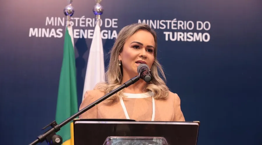 União Brasil tenta forçar reforma ministerial e exige a saída de Daniela da pasta caso ela troque sua atual legenda pelo Republicanos