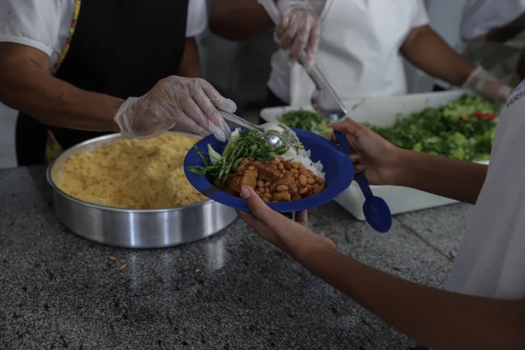 Escola recebe recomendação do MP após polêmica com merenda