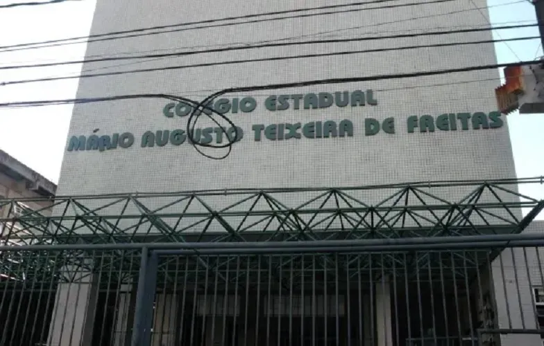 O colégio fica na região da Mouraria, em Salvador