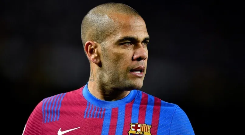 Daniel Alves teria apresentado quatro versões diferentes sobre o caso