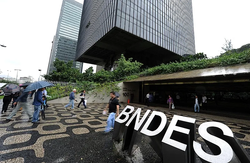 Acordo entre os bancos foi firmado no âmbito da viagem do presidente Lula à China