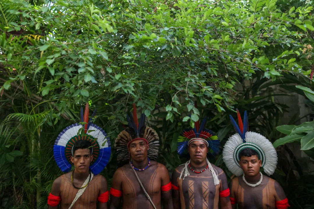 Na foto: Ynaykan, Idyarrury, Yaponã
e Idyarony, da esquerda para a direita