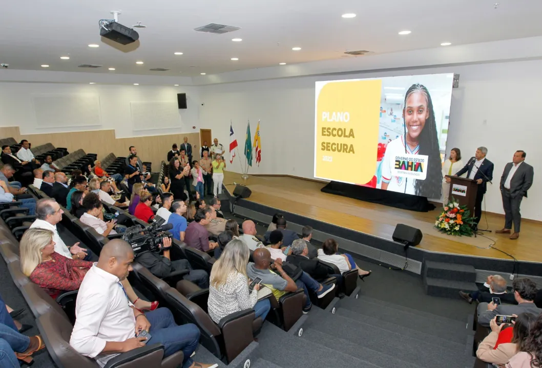 Governador Jerônimo ao lado do vice-governador Geraldo Junior no ato da instalação do Comitê