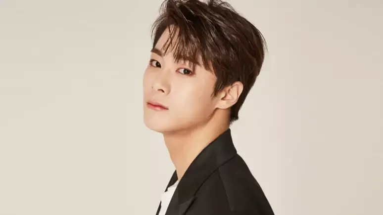 Imagem ilustrativa da imagem Moonbin, astro do K-Pop, é encontrado morto em apartamento aos 25 anos