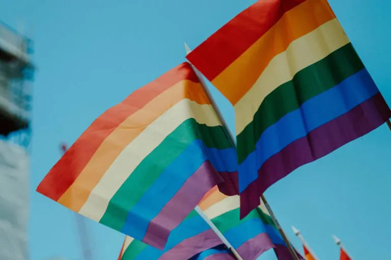 Pessoas LGBTQIA+ lutam contra as "terapias de conversão"