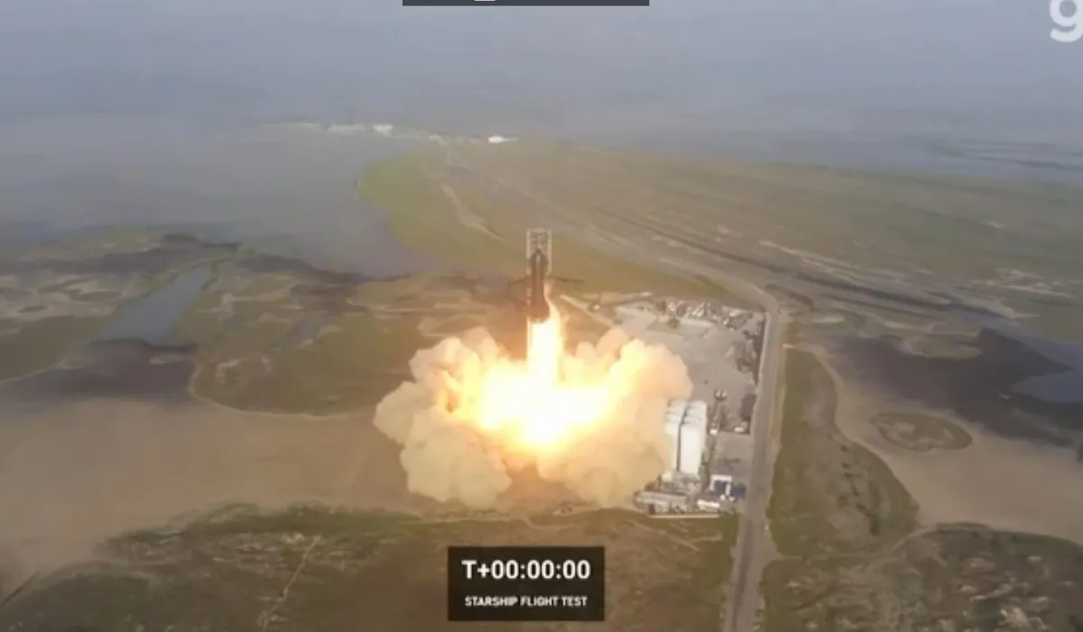 O mega foguete decolou às 8h30 da Starbase, base espacial da SpaceX