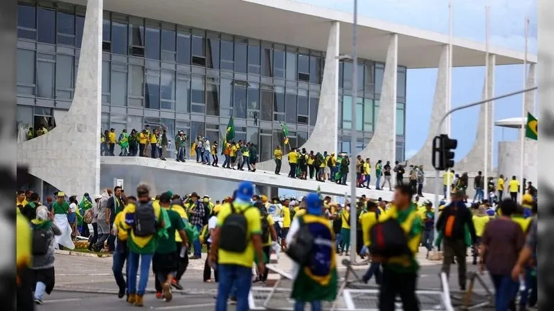 Lista com nomes dos militares foi entregue ao STF pelo ministro interino do GSI, Ricardo Cappelli