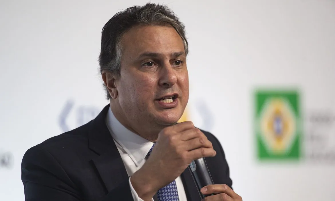 Camilo prevê mais agilidade no reconhecimento de diplomas entre Brasil e Portugal