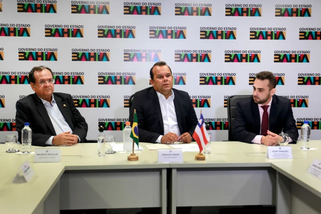 A reunião aconteceu no Centro de Operações e Inteligência da Segurança Pública (COI), no Centro Administrativo