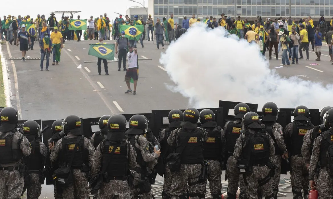 Vândalos depredaram as sedes do Supremo Tribunal Federal (STF), o Congresso e o Palácio do Planalto em 8 de janeiro