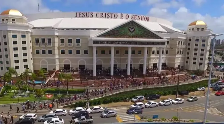 Igreja Universal sai em defesa de pastores após acusações