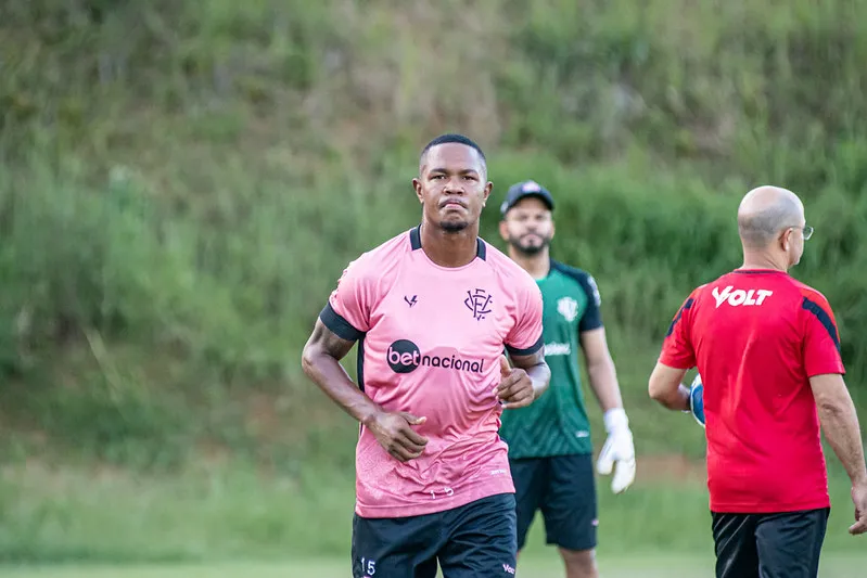 Diego Fumaça chegou ao Vitória no final de março