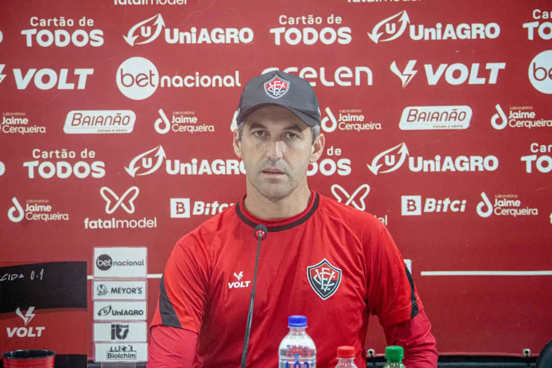 Léo Condé teve quatro sessões de treinamento para preparar o Vitória contra o Londrina