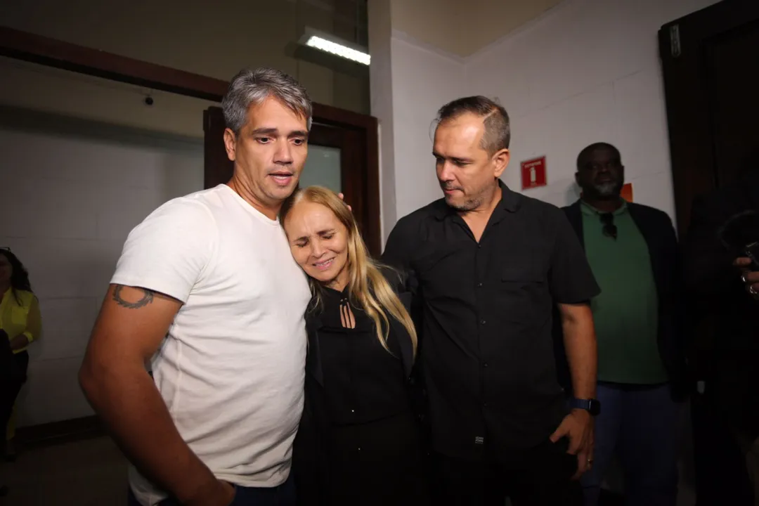 Marion acompanhou júri ao lado de irmãos Carlos Júnior e Carlos Felipe
