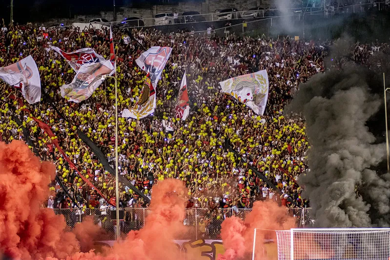 Com bons números, torcida do Vitória tem dado um show nas arquibancadas do Barradão