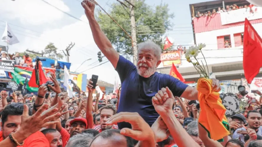 Lula em ato com trabalhadores