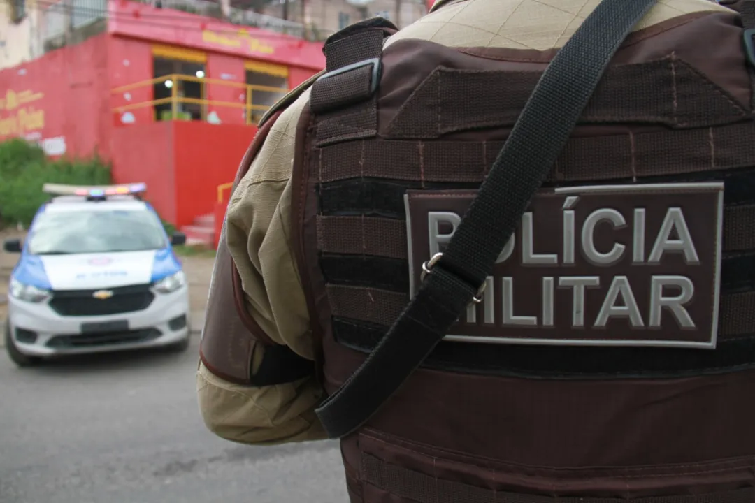 Homem foi encaminhado para a Central de Flagrantes, em Barreiras, onde teve o mandado cumprido