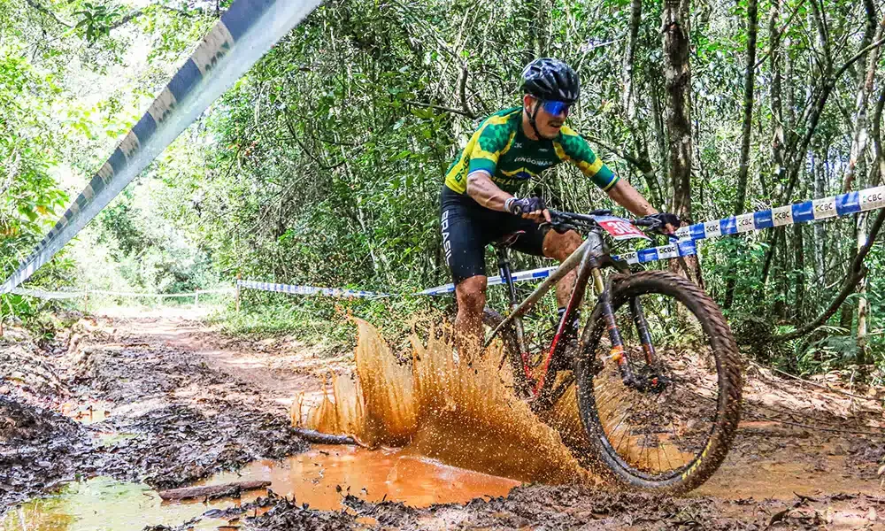 O Brasil não conseguiu subir no pódio nas categorias sub-23 feminino e elite masculino XCO