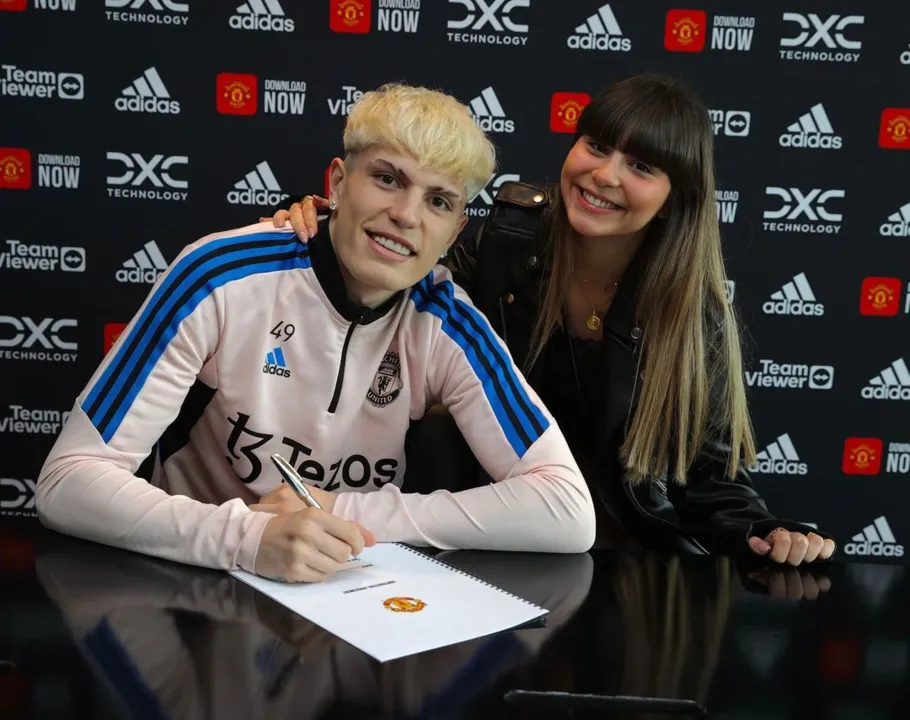 Garnacho renovou contrato com o Manchester United até junho de 2028