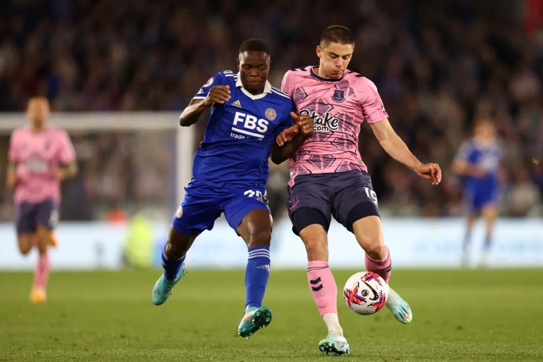 Leicester e Everton empatam na parte de baixo da Premier League