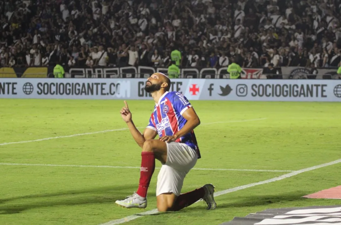 Thaciano comemora o único gol da partida contra o Vasco