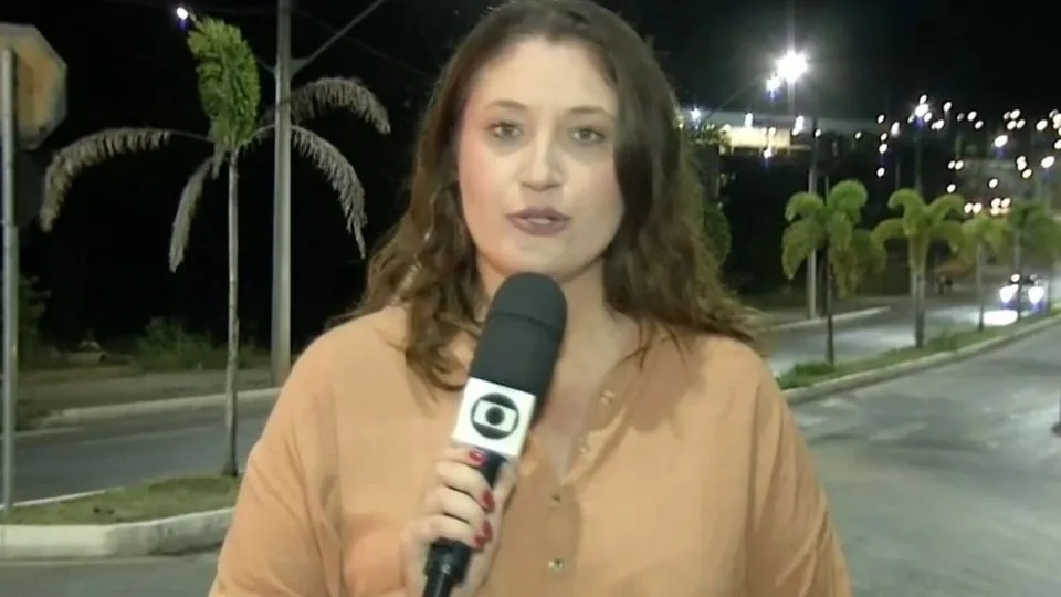 Imagem ilustrativa da imagem Homem abaixa bermuda e exibe parte íntima ao vivo na Tv Globo; vídeo