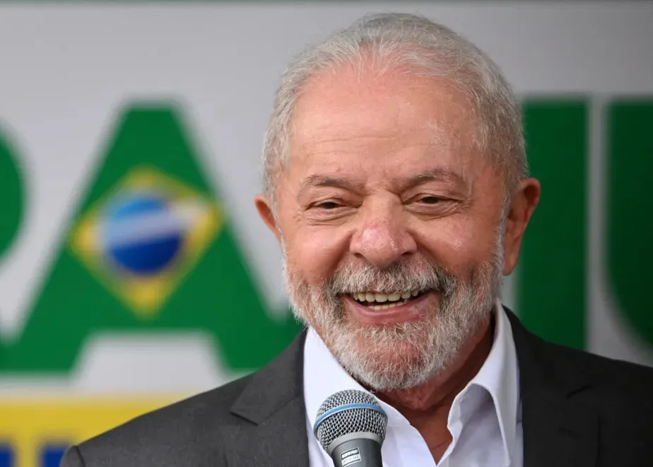 Mensagem foi vista como uma ironia diante das investigações da PF envolvendo seu adversário