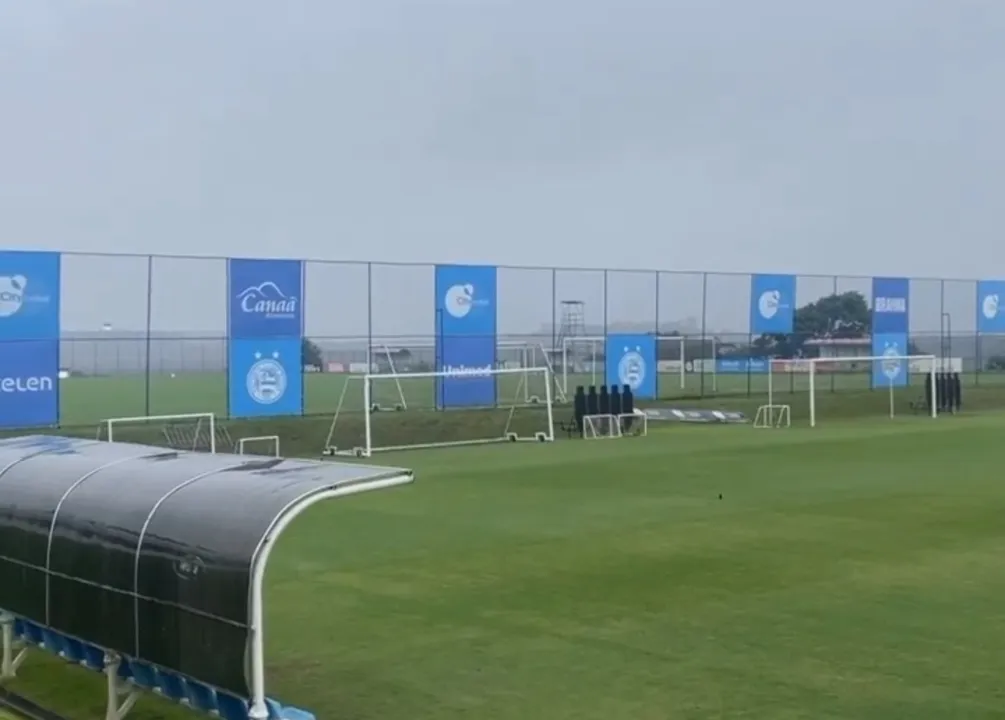 O azul predominante do City foi colocado nos campos