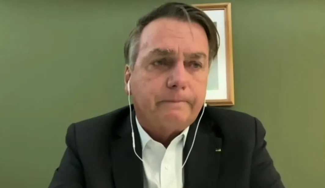 Os agentes da PF apreenderam os celulares de Bolsonaro e da esposa Michelle Bolsonaro