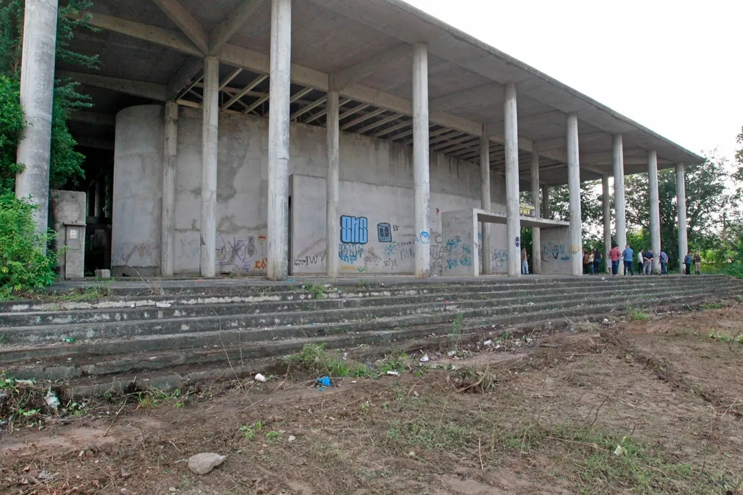 Área do terreno é de mais de 24 mil metros quadrados e duas edificações, uma do teatro e outra do Centro de Convenções