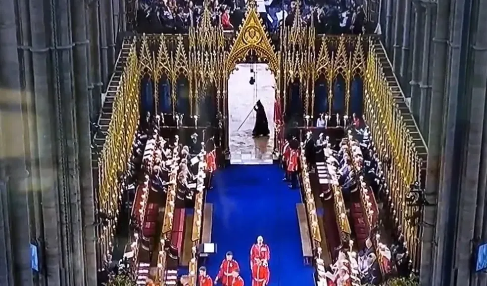 Com a presença de líderes e representantes de Estado, Charles assume o trono oito meses após a morte de sua mãe, a rainha Elizabeth II