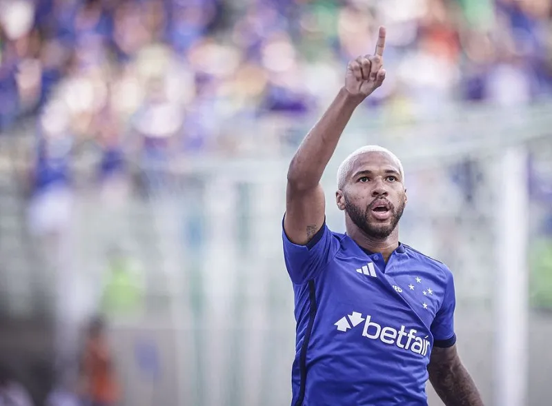 Wesley Ribeiro marca dois e o cruzeiro vence o Santos no  Independência