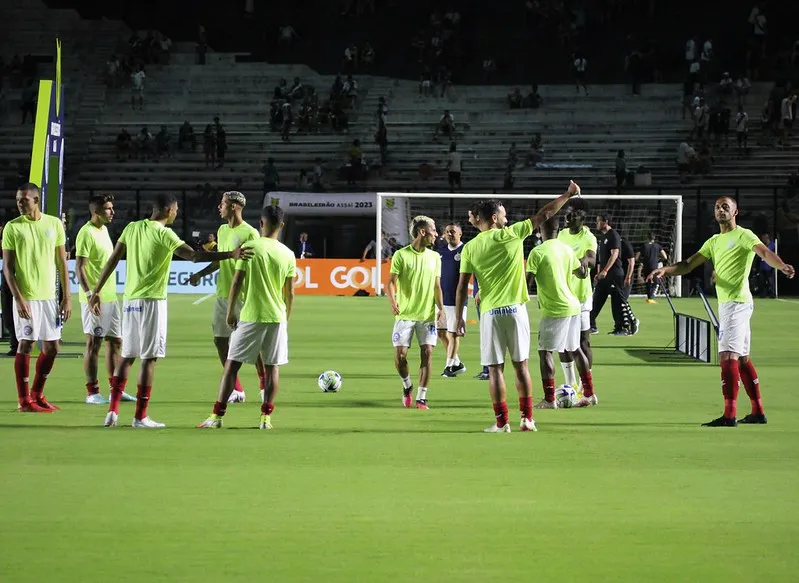 Bahia e Coritiba se enfrentam às 16h deste domingo, na Arena Fonte Nova