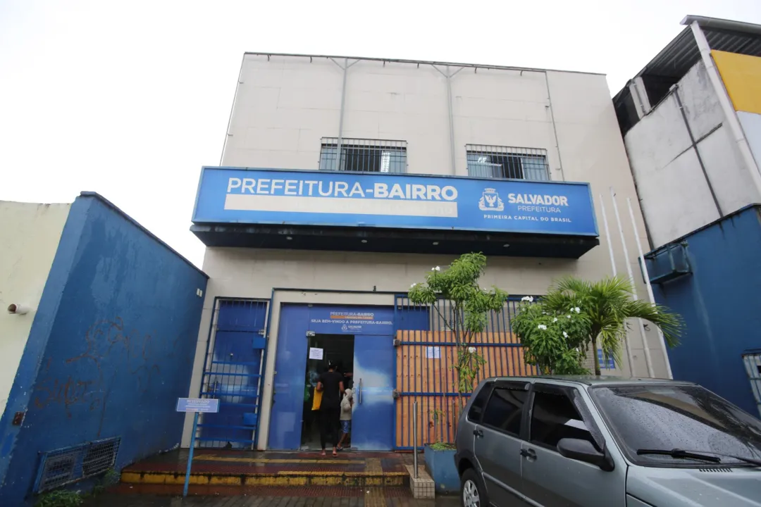 Foram reforçados os cadeados, correntes e portões de aço.