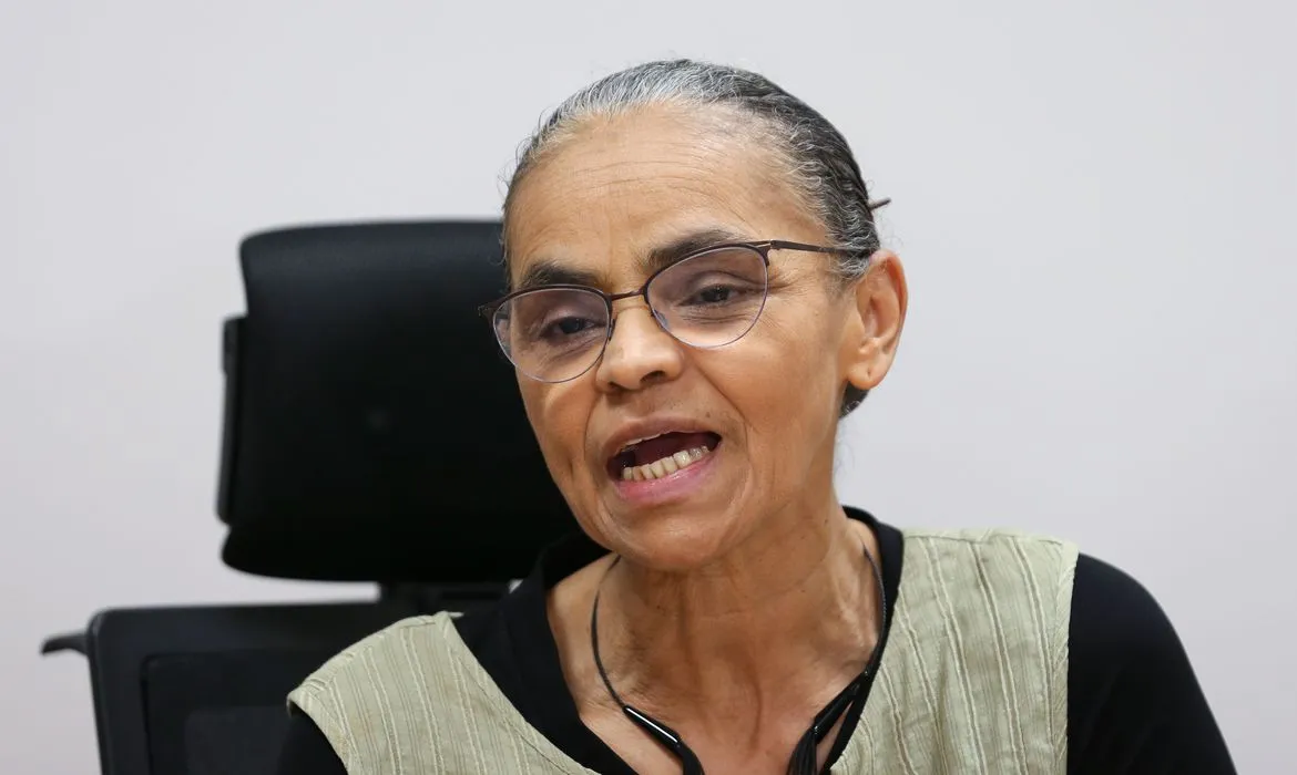 Ministra do Meio Ambiente está internada em São Paulo