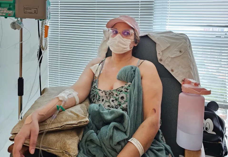 Cristiane em tratamento de saúde por causa do Lúpus