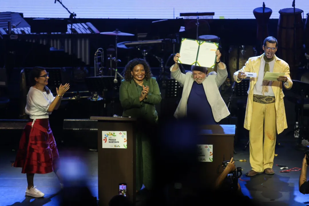 Assinatura da Lei Paulo Gustavo no Palco da Concha Acústica do TCA