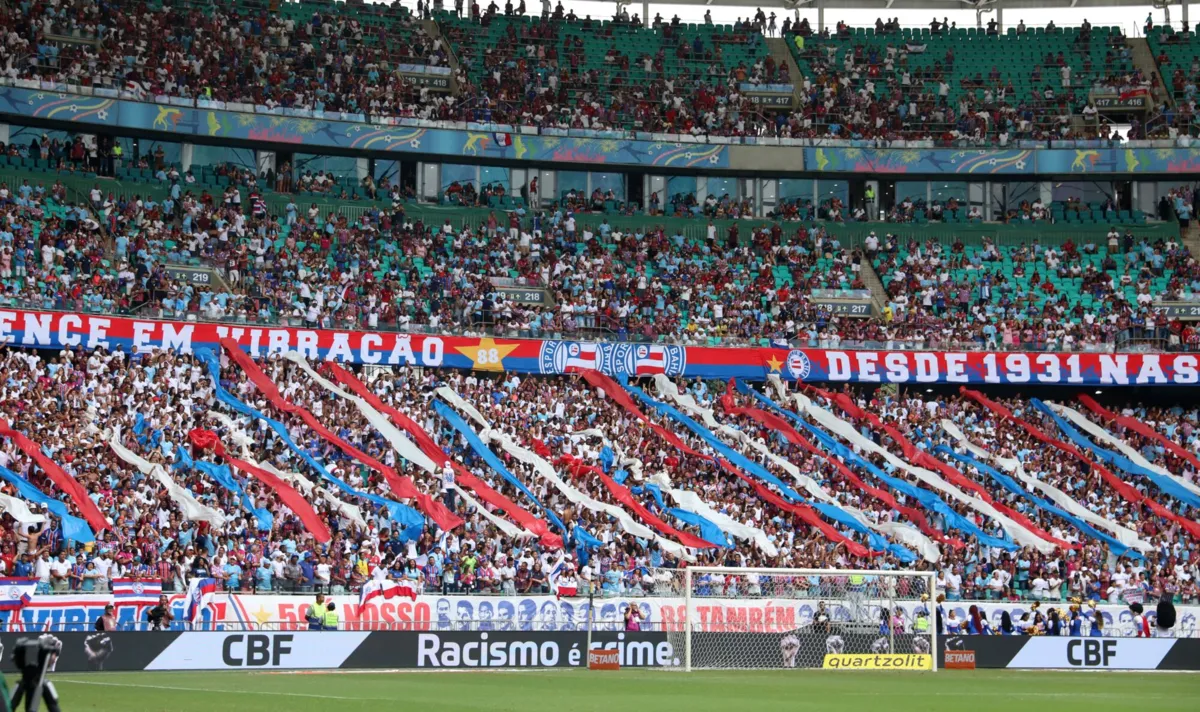 Torcida do Bahia faz a festa nas arquibancadas da Arena Fonte Nova
