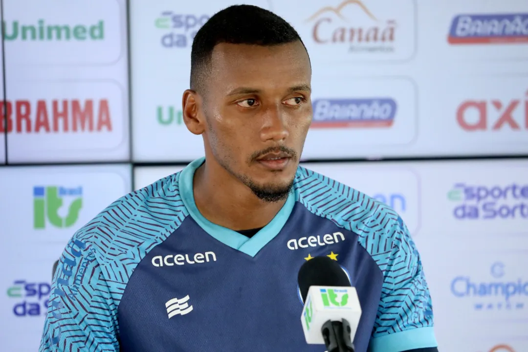 Rezende é um dos homens de confiança do técnico Renato Paiva