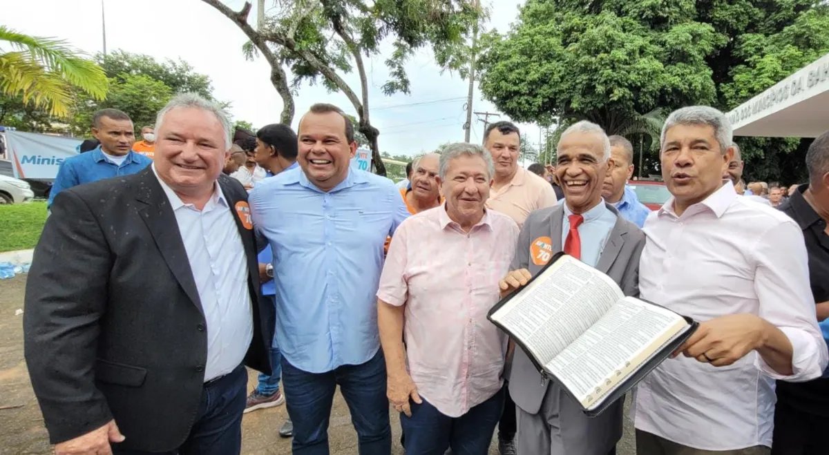 Da esquerda para direita, Ronaldo Carletto, Geraldo Júnior, Luiz Caetano, Sargento Isidório e Jerônimo Rodrigues