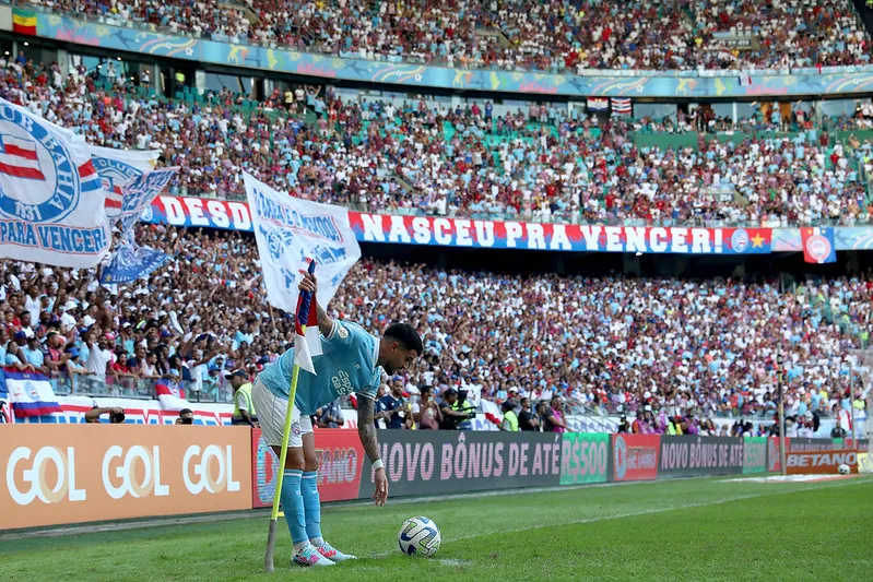 Torcida do Bahia ficou na bronca com a arbitragem