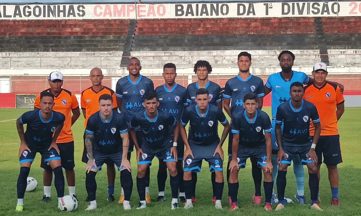 Equipe titular do Galícia na estreia da Série B do Baianão, contra o UNIRB